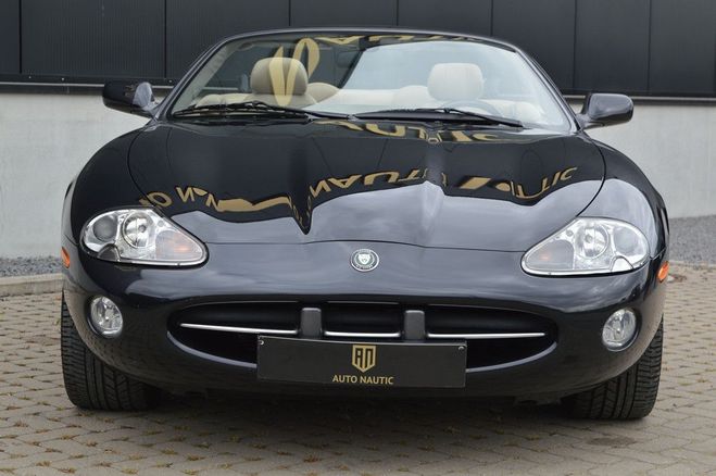 Jaguar XK8 cabriolet 4.2i V8 Suivi complet - 1 MAIN noir de 2003