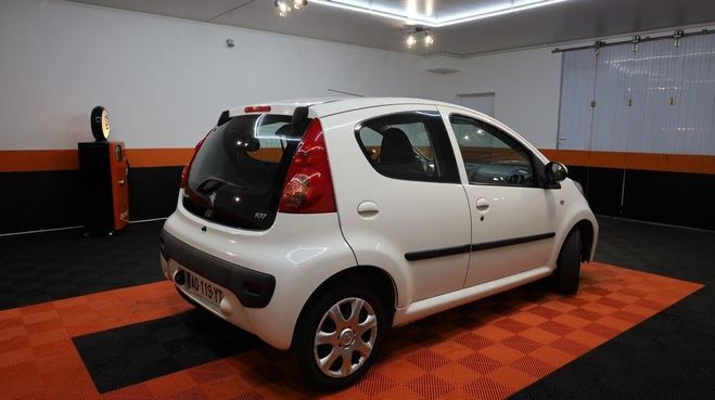Peugeot 107 1.0 12V TRENDY 2-TRONIC 5P Blanc de 2010