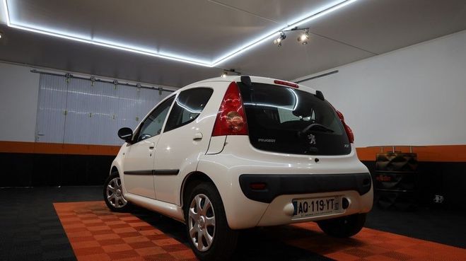 Peugeot 107 1.0 12V TRENDY 2-TRONIC 5P Blanc de 2010