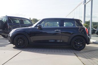  Voir détails -Mini Cooper 1.5 One Facelift l LED l CARPLAY l BLACK à Moerkerke (83)