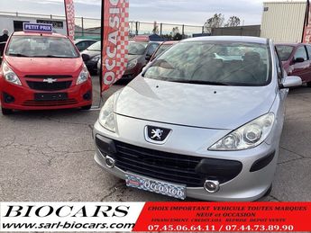  Voir détails -Peugeot 307 1.6 Premium Automatique à Calais (62)