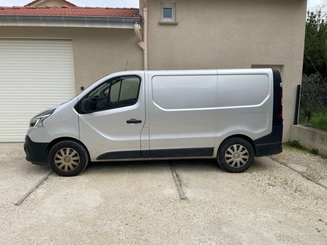 Renault Trafic FOURGON FGN L1H1 1200 KG DCI 145 ENERGY  Gris Clair de 2021
