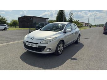  Voir détails -Renault Megane 1.6i 16V - 110 - Biothanol III BERLINE  à Boissy-le-Chtel (77)