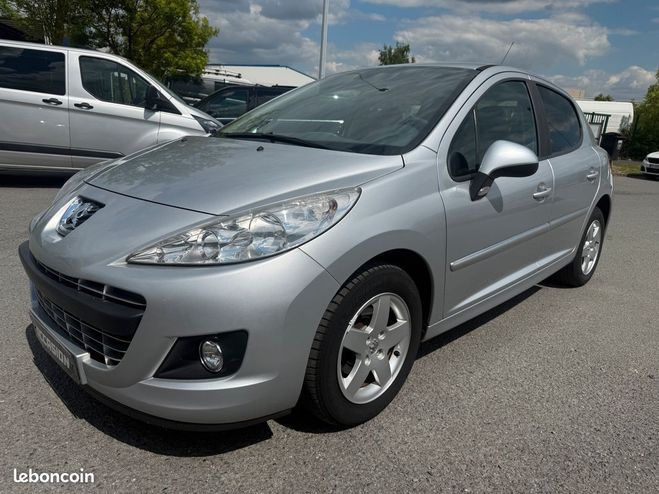 Peugeot 207 1.4 essence 95cv 56000Km 1ere Main tat   de 2012