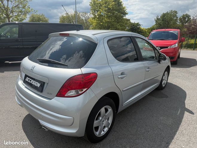 Peugeot 207 1.4 essence 95cv 56000Km 1ere Main tat   de 2012