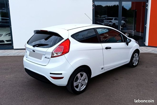 Ford Fiesta VI Phase 2 1.5 TDCi Trend Econetic Techn Blanc de 2013
