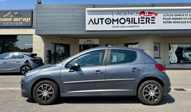Peugeot 207 1.4i - 8V Gris de 2011