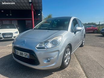  Voir détails -Citroen C3 exclusive hdi 90 boite auto faible km à Saint-Pierre-de-Chandieu (69)