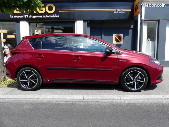 Toyota Auris 1.8 136 CH HYBRID COLLECTION BVA CAMERA  Rouge de 2017