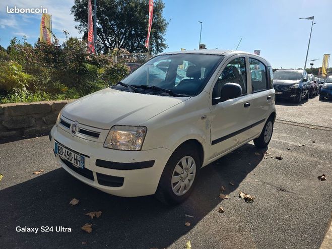 Fiat Panda 1.2l Ess 69ch 46 000km GARANTIE Blanc de 2010