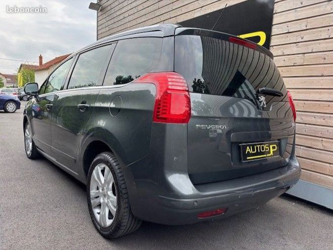 Peugeot 5008 1.6 e-hdi 115 fap business pack bmp6 7pl Gris de 2013