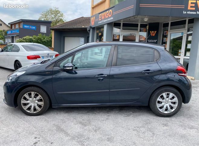 Peugeot 208 GENERATION-I 1.2 82CH ACTIVE Gris de 2019
