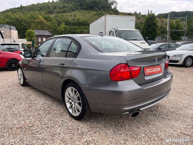 BMW Serie 3 320i E90 2.0 170CH, Toit Ouvrant Gris de 2009