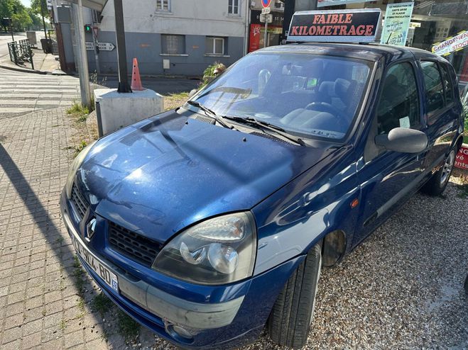 Renault Clio II phase 2 1.2i 60cv Bleu de 2001