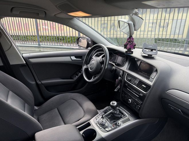 Audi A4 Avant 2.0 TDI 150CH DPF S LINE Noir de 2014
