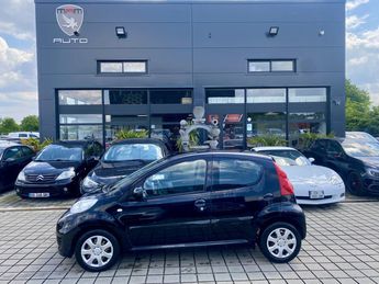  Voir détails -Peugeot 107 1.0i - 12V 68CH BLUE LION TRENDY à Nouvoitou (35)