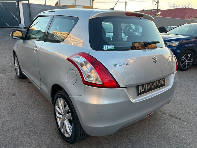 Suzuki Swift III 1.3 DDIS 75 Pack 3P Gris de 2016