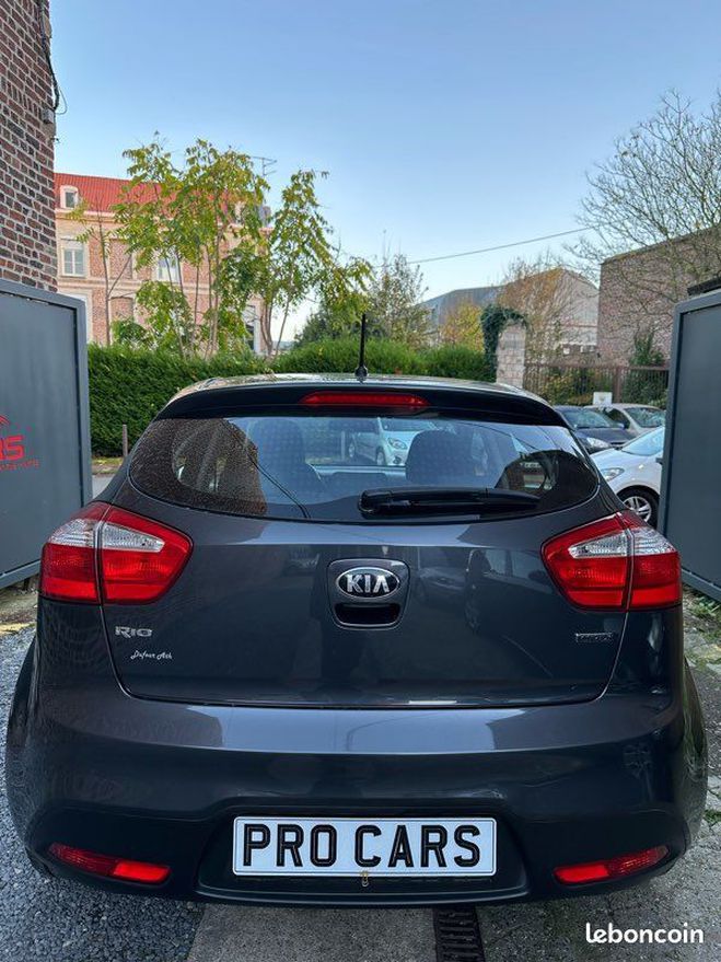 Kia Rio 1,2 crdi Marron de 2014