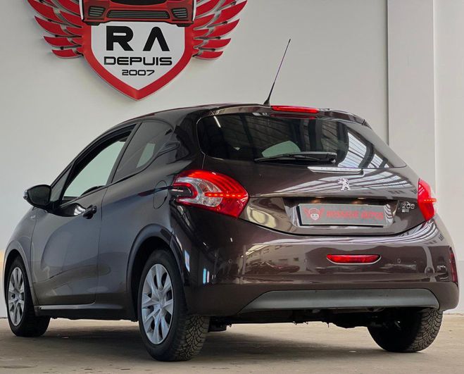 Peugeot 208 1,6 HDi 92CH STYLE Marron Mtallis de 2013
