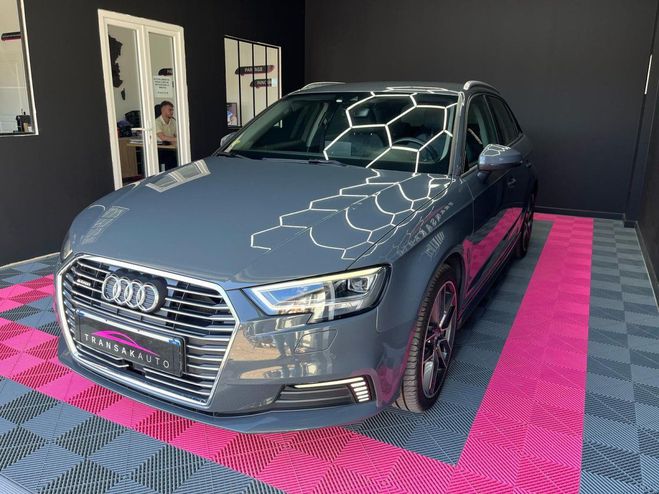 Audi A3 Sportback 40 e-tron 204 S tronic 6 Desig Gris de 2020
