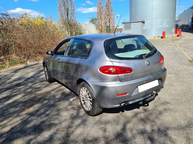 Alfa romeo 147 1.9 JTD 120 DISTINCTIVE Gris de 2008