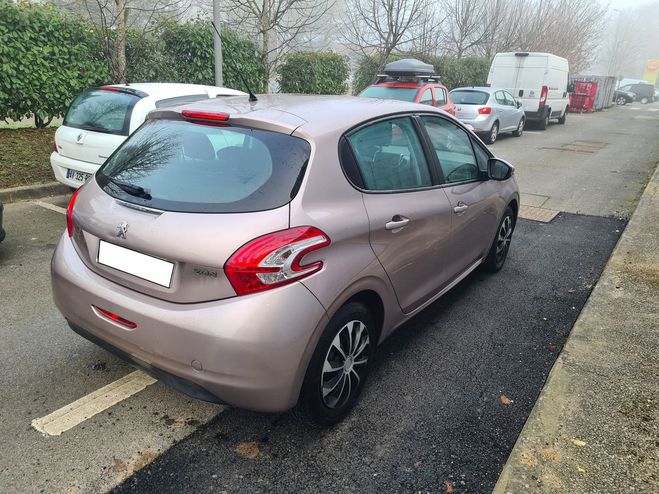 Peugeot 208 1.4 hdi 4 cv busness 6990 Gris de 2013