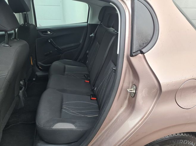 Peugeot 208 1.4 hdi 4 cv busness 6990 Gris de 2013