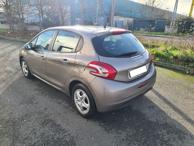 Peugeot 208 1.2 82 BUSNESS 3990E Gris de 2014