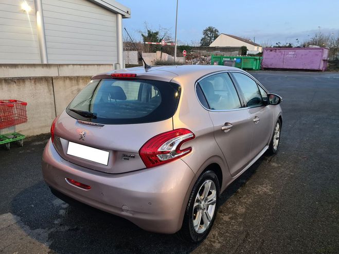 Peugeot 208 1.6 HDI  92 CV ALLURE  CARNET ENTRETIENT Gris de 2012