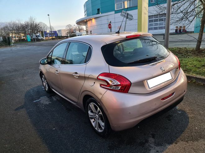 Peugeot 208 1.6 HDI  92 CV ALLURE  CARNET ENTRETIENT Gris de 2012