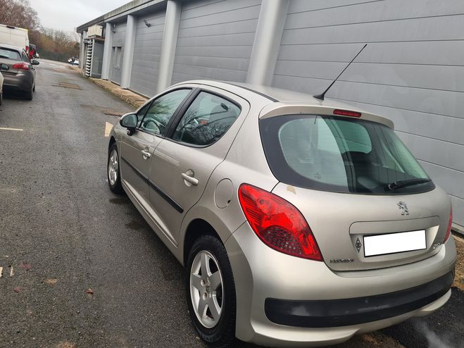 Peugeot 207 1.4  75 CHEVAUX 3500E Gris de 2007