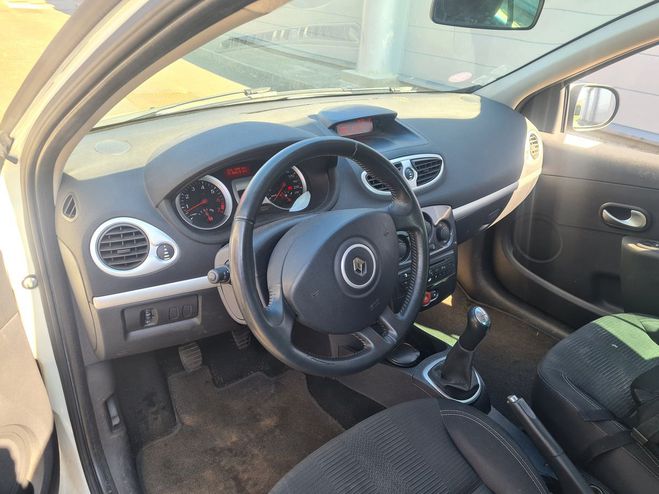 Renault Clio 1.2 16v Blanc de 2012