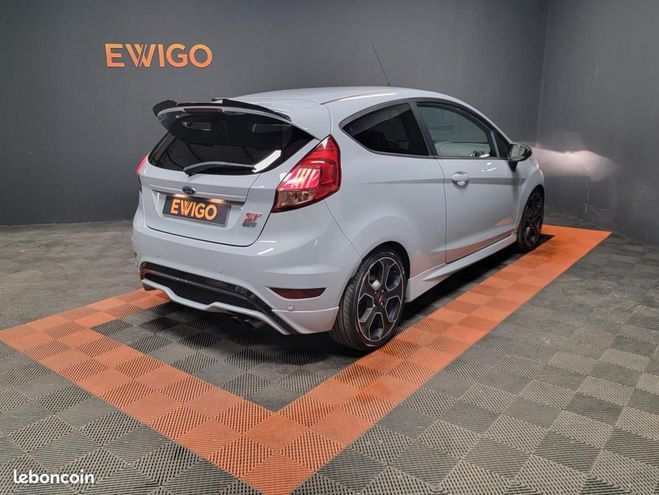 Ford Fiesta 1.6 ECOBOOST 200ch ST200 srie limite Gris de 2016