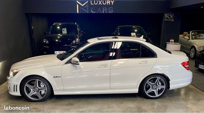 Mercedes Classe C 63 AMG 6.2 L V8 457 ch  de 2011