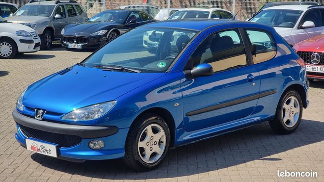 Peugeot 206 1.4 i 75 Cv 121 000 Km EDITION URBAN GAR Bleu de 2006