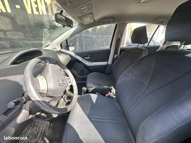 Toyota Yaris 87 VVT-I LUNA PACK 5P Gris de 2008