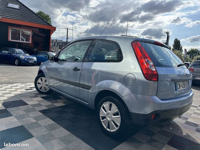Ford Fiesta 1.3 70CH SENSO 5P Bleu de 2007