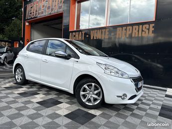  Voir détails -Peugeot 208 1.2 VTI STYLE 5P à Morsang-sur-Orge (91)