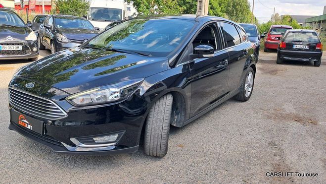 Ford Focus 1.0 ECOBOOST - 125 CV TITANIUM Noir Mtallis de 2017