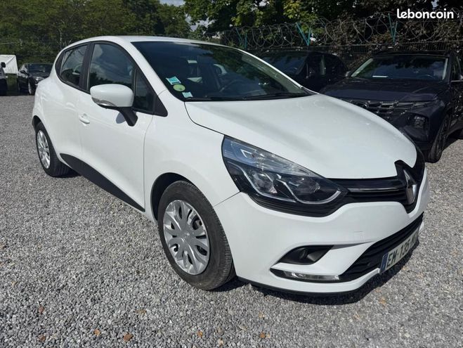 Renault Clio IV 1.5 DCI 75 ENERGY GENERIQUE 5P 1 ere  Blanc de 2017