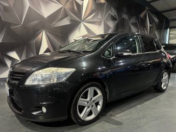  Voir détails -Toyota Auris 126 D-4D FAP DYNAMIC 5P à Aubire (63)