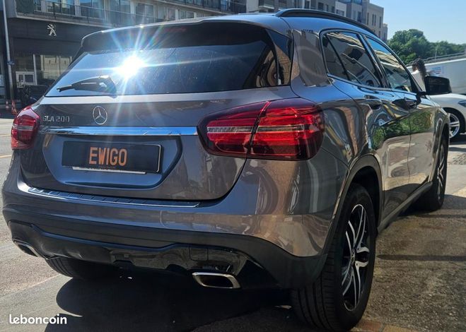 Mercedes Classe GLA Classe 200 155 SENSATION Gris de 2017