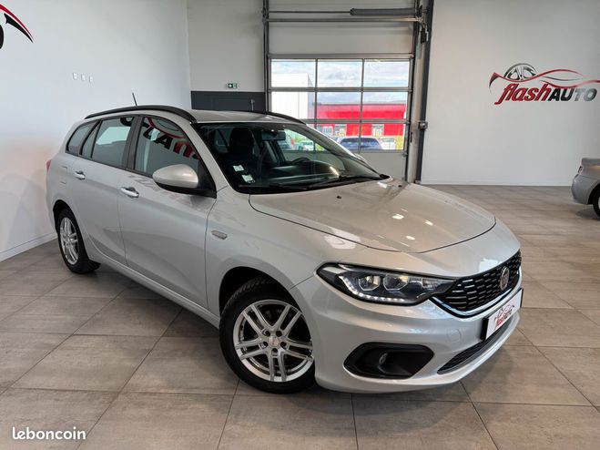 Fiat Tipo STATION WAGON MJTD 95cv-2017 Gris de 2017