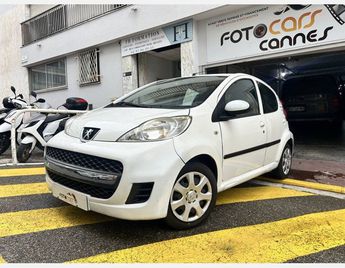  Voir détails -Peugeot 107 1.0 12V URBAN MOVE 5P à Cannes (06)