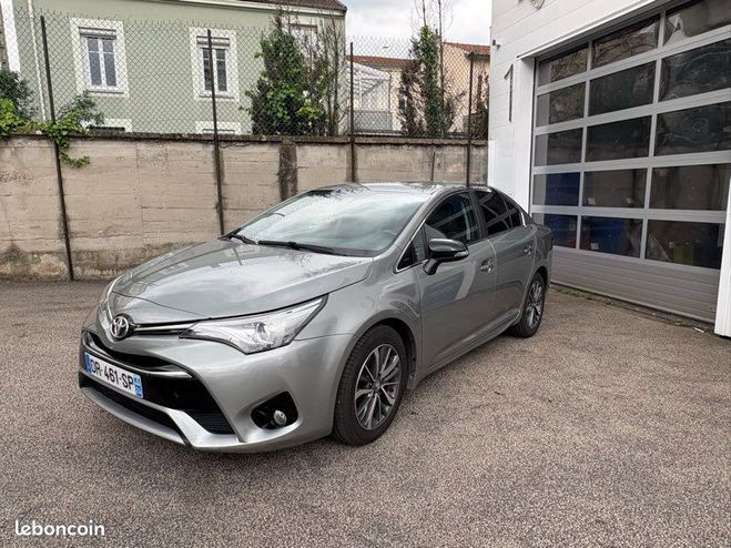Toyota Avensis 2.0 D D-4 143 cv excutive Gris de 2015