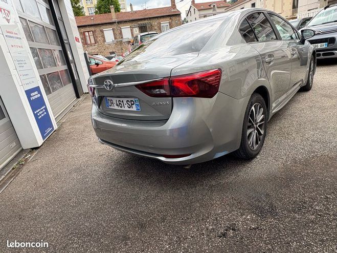 Toyota Avensis 2.0 D D-4 143 cv excutive Gris de 2015