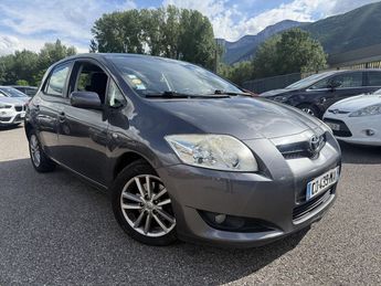  Voir détails -Toyota Auris 126 D-4D LUNA 5P à Voreppe (38)