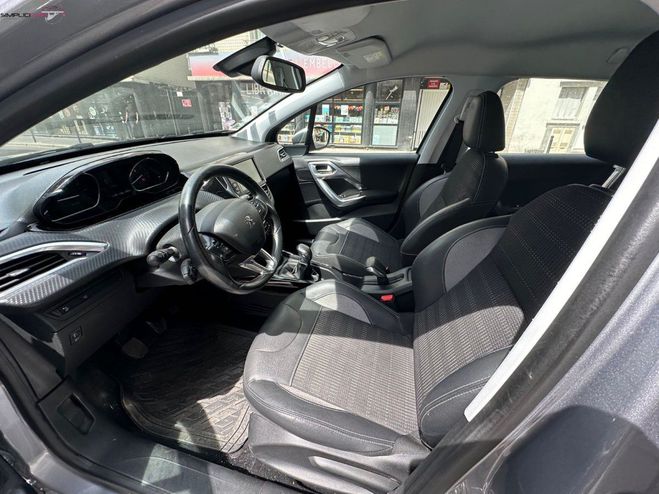 Peugeot 2008 1.2 PureTech 110ch SS BVM5 Allure Gris de 2018