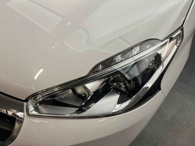Peugeot 208 1.2 PURETECH 82CV Allure Blanc de 2019
