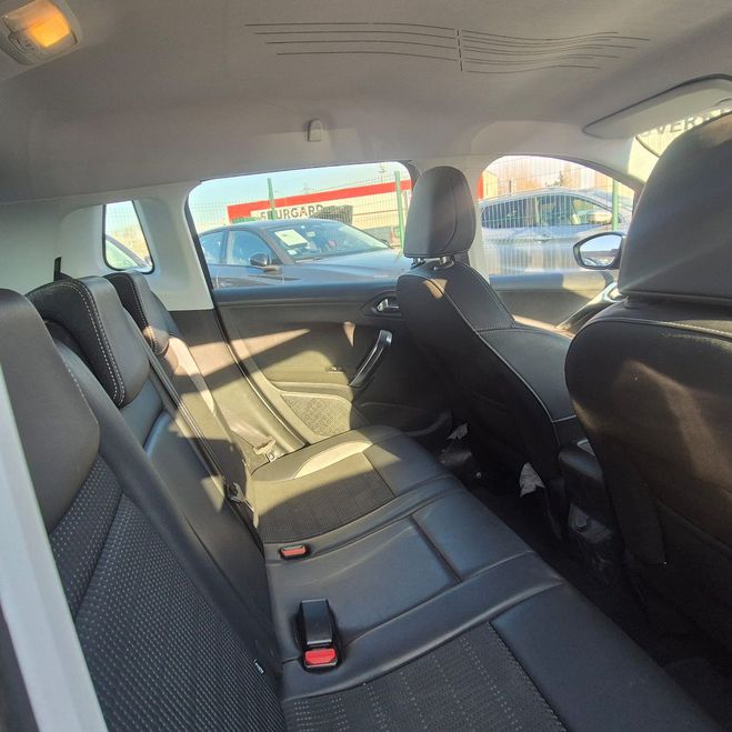 Peugeot 2008 (2) 1.2 PURETECH 110 S&S 6CV ALLURE EAT6 Gris fonc de 2016